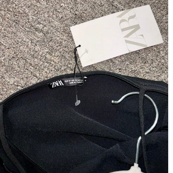 NWT Zara mini dress with flower appliqué - Picture 3 of 4